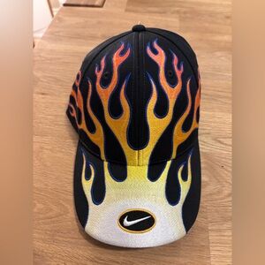 Nike Flame Hat M/L NWT Black Strapback